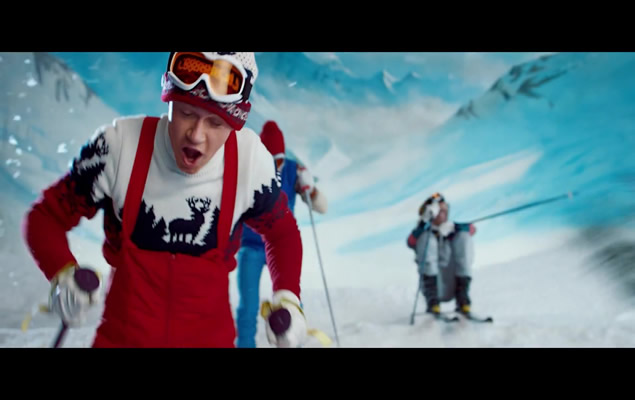 white-ski-goggles-niall-horan-one-direction-kiss-you