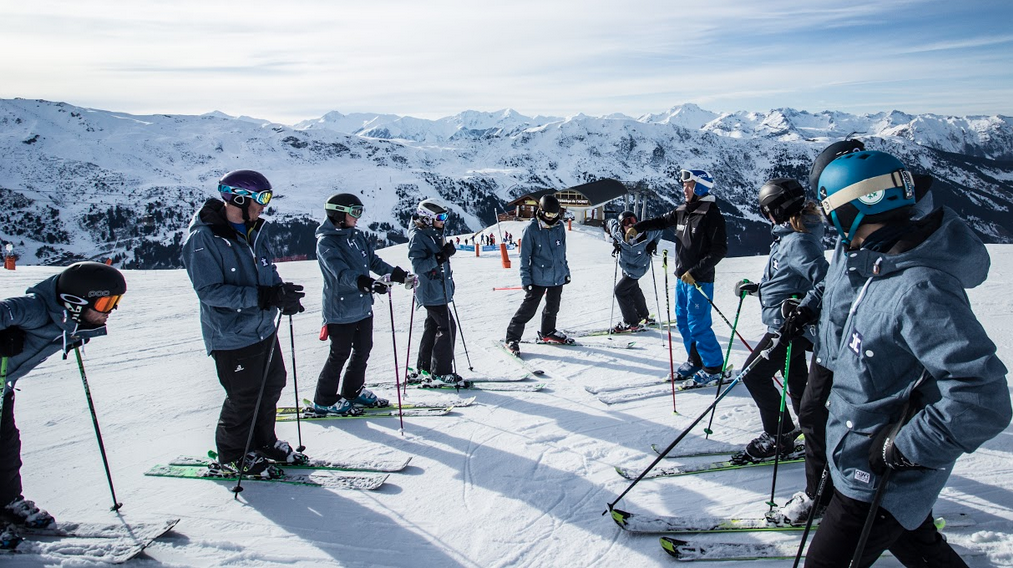 TOP TIPS FOR BEGINNER SKIERS AND SNOWBOARDERS