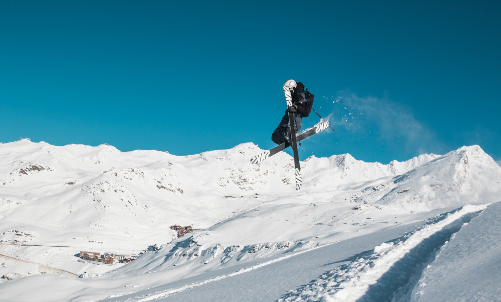 Reasons people become a ski instructor.