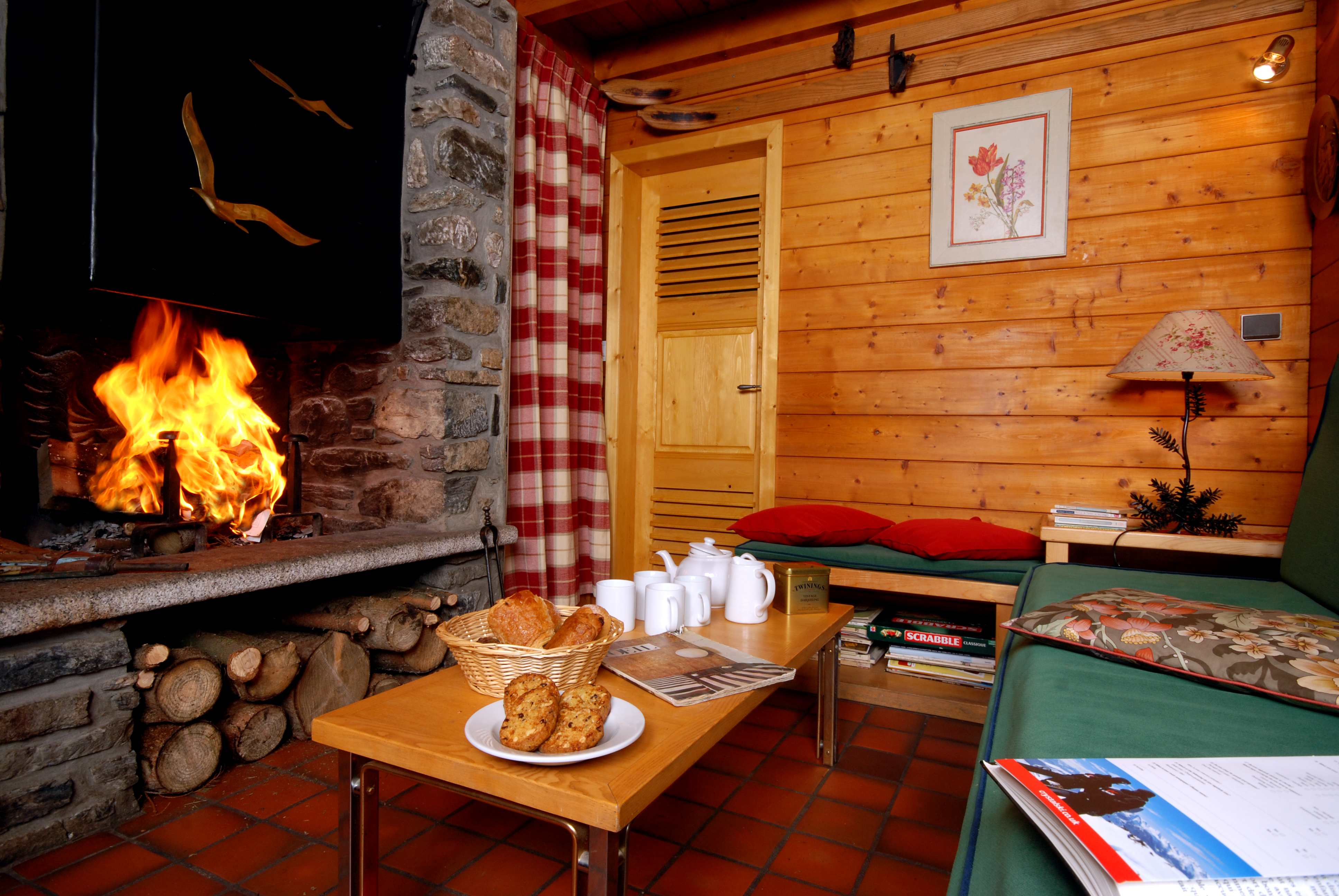 Fireplace.jpg Fireplace.jpg